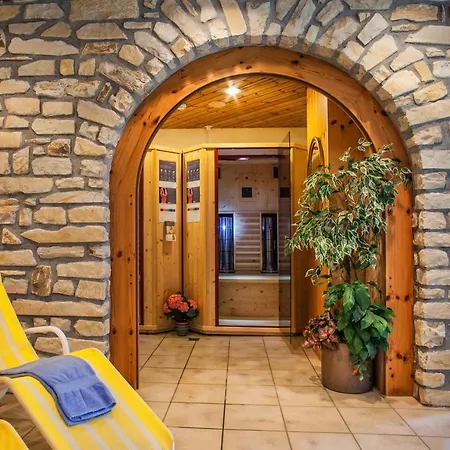 Astoria מלון ארוזה